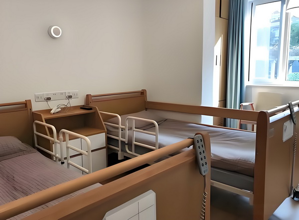 深圳大专落户条件_台北捷运传歹徒持刀刺人女子胸口被划伤15厘米 撞上快车一辆野猪城际