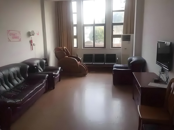 深圳入户哪里好_中央政治局常委会召开会议听取长生疫苗问题调查报告 常委会召开吸引人观看